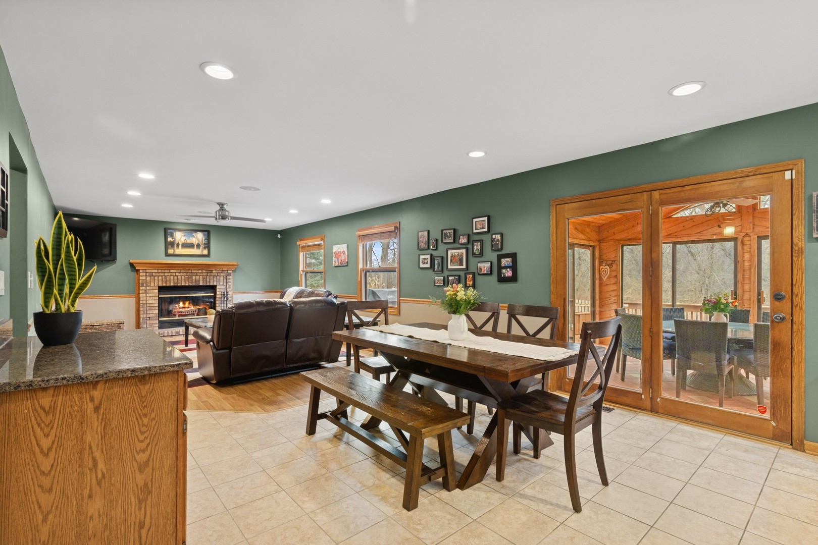17543 Hawk Court Gurnee, IL 60031 - Photo 5 of 16