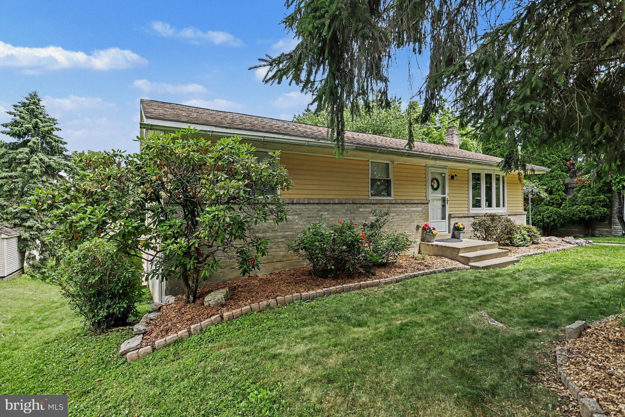 12 Bare Avenue Reading, PA 19607 - Photo 2 of 43
