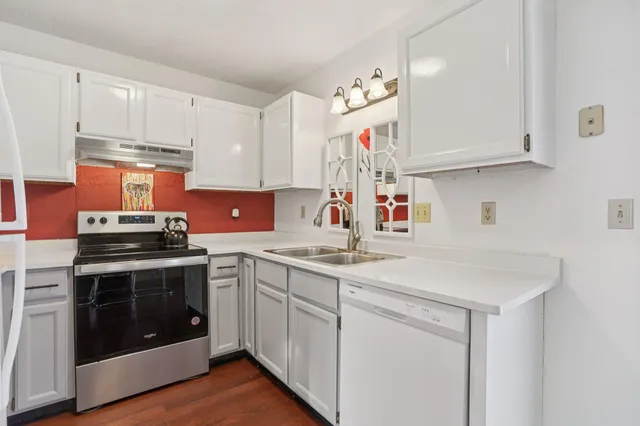 $225,000 | 18 Somerset Drive, Waconia, MN 55387