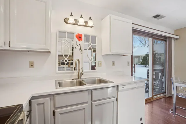 $225,000 | 18 Somerset Drive, Waconia, MN 55387