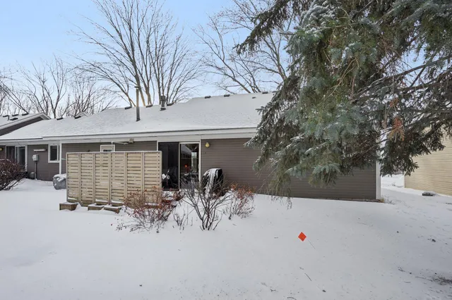 $225,000 | 18 Somerset Drive, Waconia, MN 55387