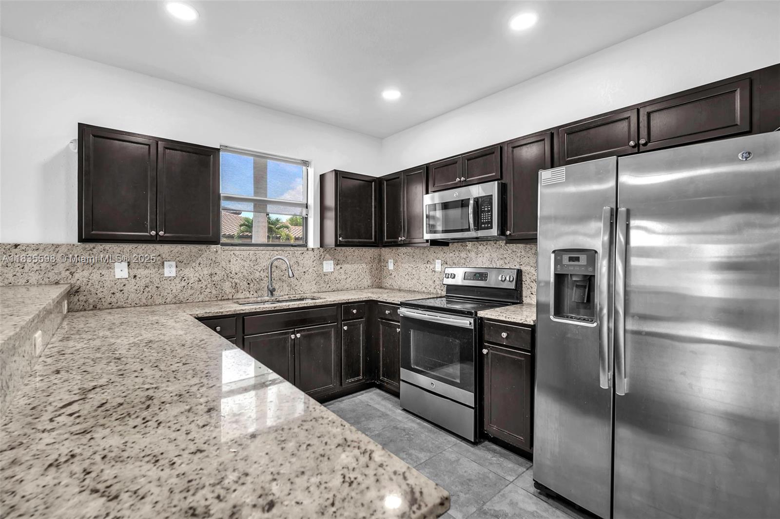 11601 Southwest 151st Place Miami, FL 33196 - Photo 10 of 37 Gallery Image 10