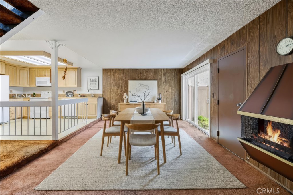 10140 Larwin Avenue, Unit 3 Chatsworth, CA 91311 - Photo 12 of 36 Virtually staged living room