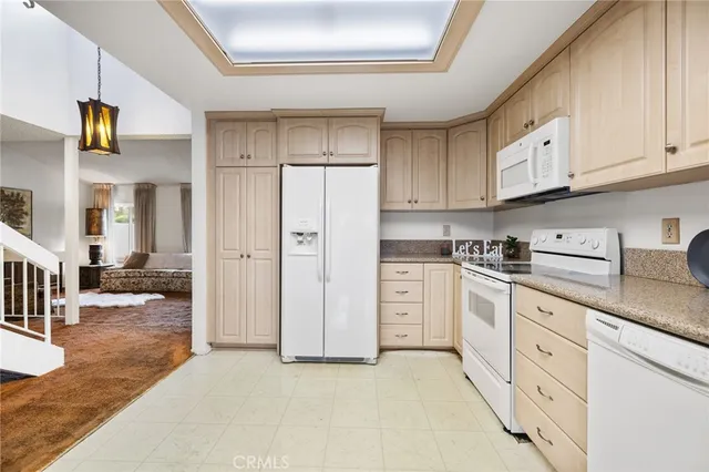 $620,000 | 10140 Larwin Avenue, Unit 3, Chatsworth, CA 91311