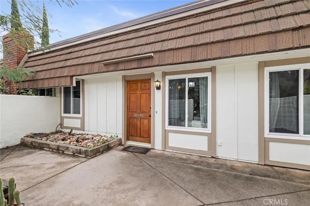 $620,000 | 10140 Larwin Avenue, Unit 3, Chatsworth, CA 91311