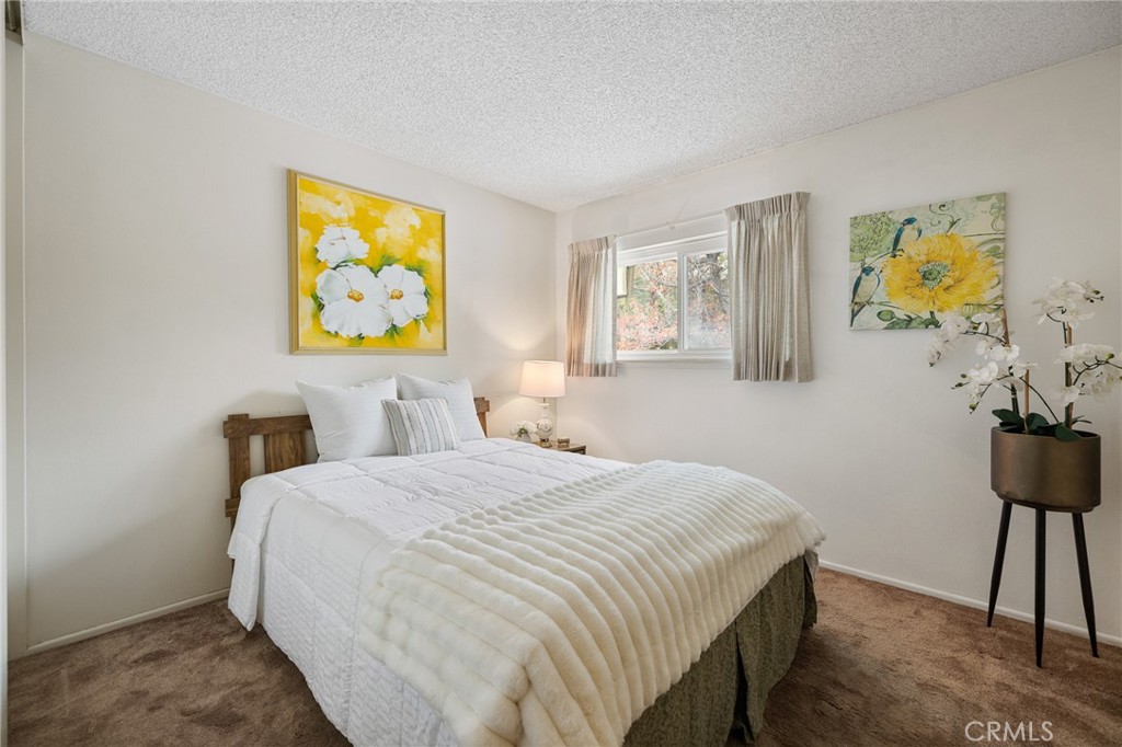 10140 Larwin Avenue, Unit 3 Chatsworth, CA 91311 - Photo 24 of 36 Bedroom 3