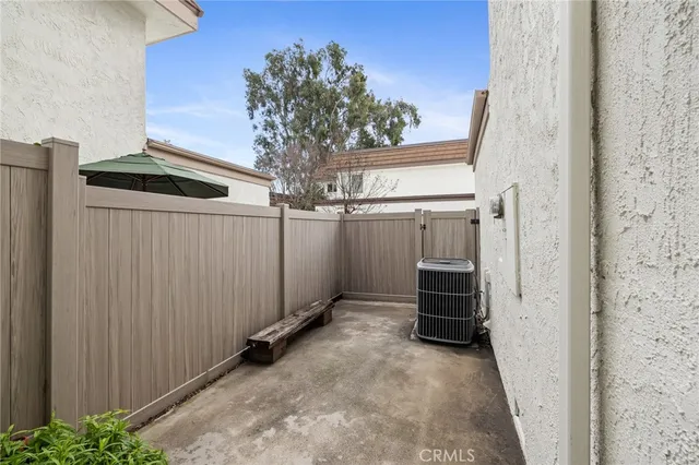 $620,000 | 10140 Larwin Avenue, Unit 3, Chatsworth, CA 91311