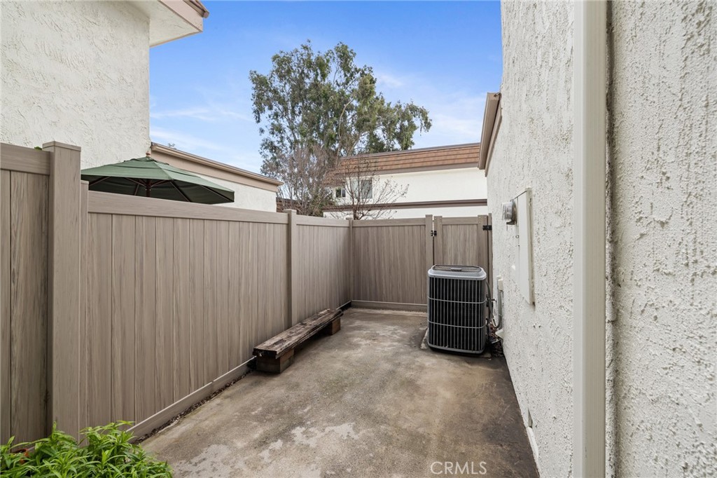 10140 Larwin Avenue, Unit 3 Chatsworth, CA 91311 - Photo 26 of 36 Back Patio