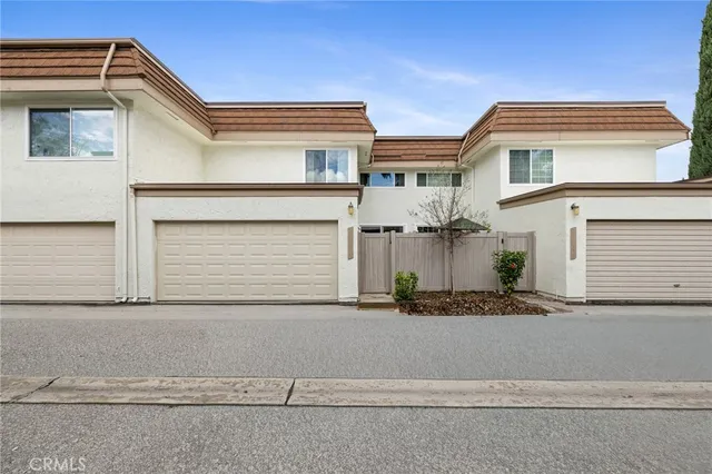 $620,000 | 10140 Larwin Avenue, Unit 3, Chatsworth, CA 91311