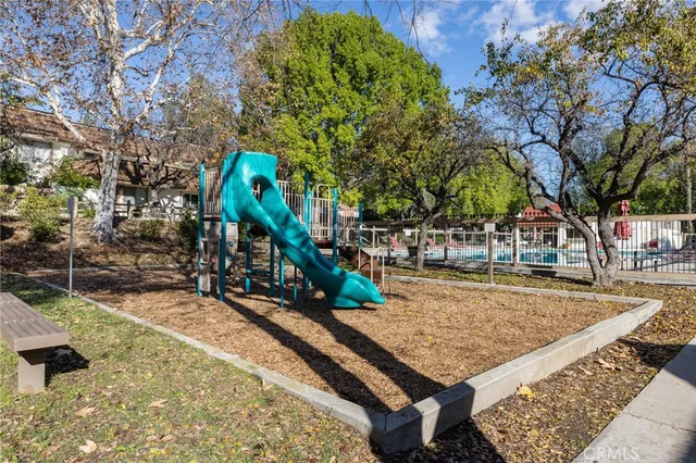 $620,000 | 10140 Larwin Avenue, Unit 3, Chatsworth, CA 91311