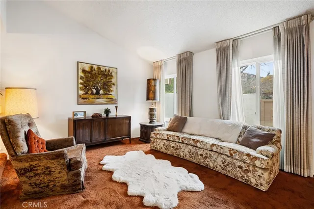 $620,000 | 10140 Larwin Avenue, Unit 3, Chatsworth, CA 91311