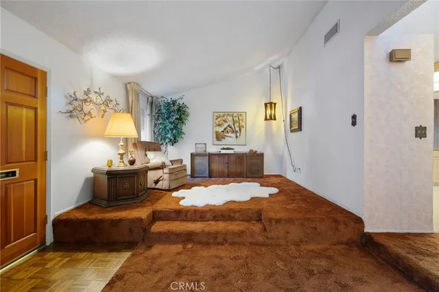 $620,000 | 10140 Larwin Avenue, Unit 3, Chatsworth, CA 91311