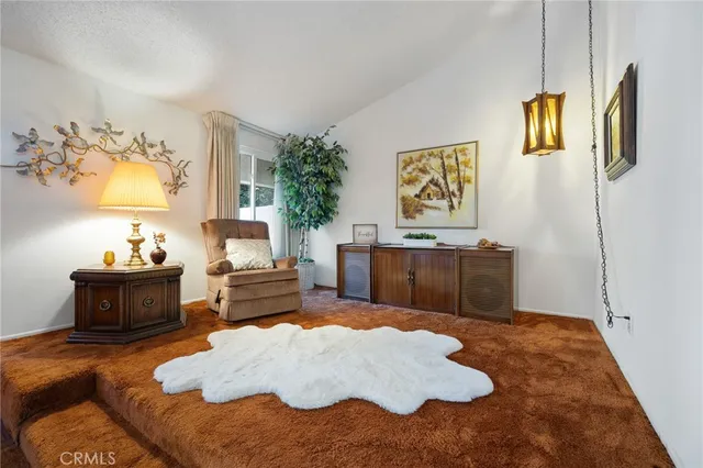 $620,000 | 10140 Larwin Avenue, Unit 3, Chatsworth, CA 91311