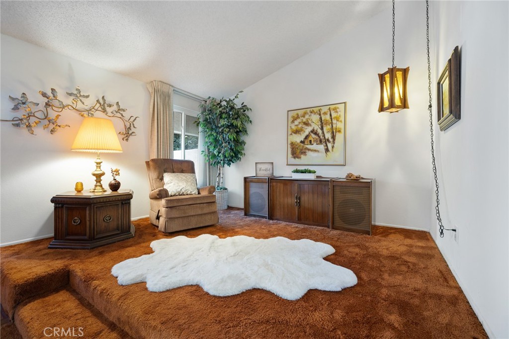 10140 Larwin Avenue, Unit 3 Chatsworth, CA 91311 - Photo 7 of 36 Living room zen area