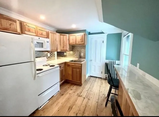 $1,250 | 53 Messer Street, Unit B, Laconia, NH 03246