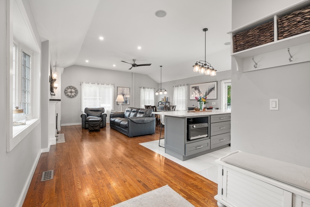 32 Oak Street Stoneham, MA 02180 - Photo 8 of 23