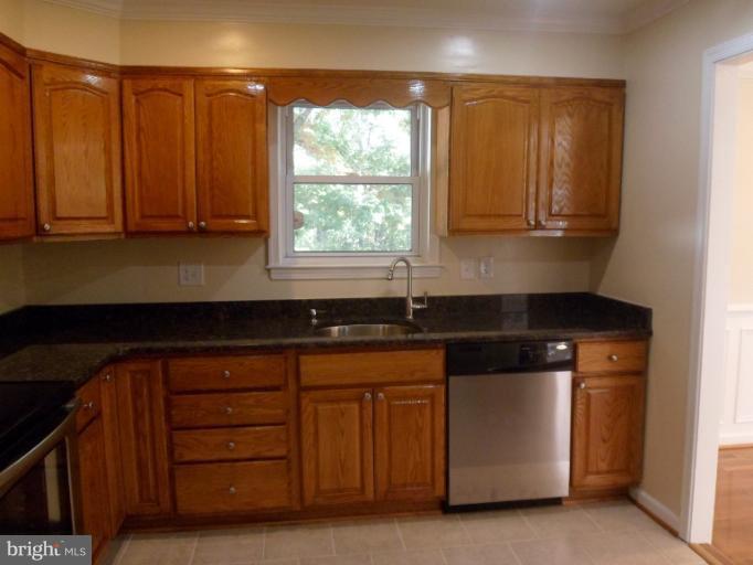 7810 Sarakal Road Clinton, MD 20735 - Photo 2 of 26 Kitchen