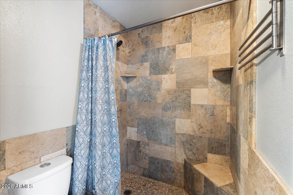 65 Verde Valley School Road, Unit D5 Sedona, AZ 86351 - Photo 14 of 32 14-Primary Bathroom Shower