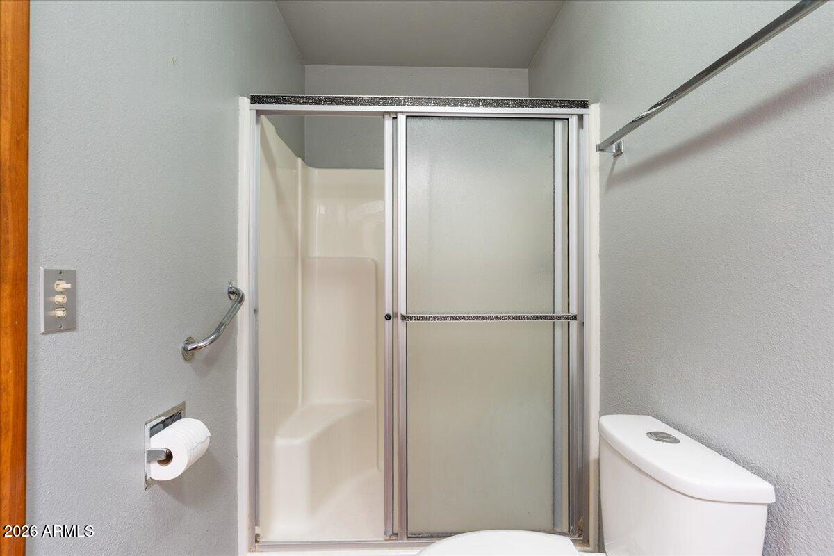 65 Verde Valley School Road, Unit D5 Sedona, AZ 86351 - Photo 19 of 32 19-Guest Bathroom Shower