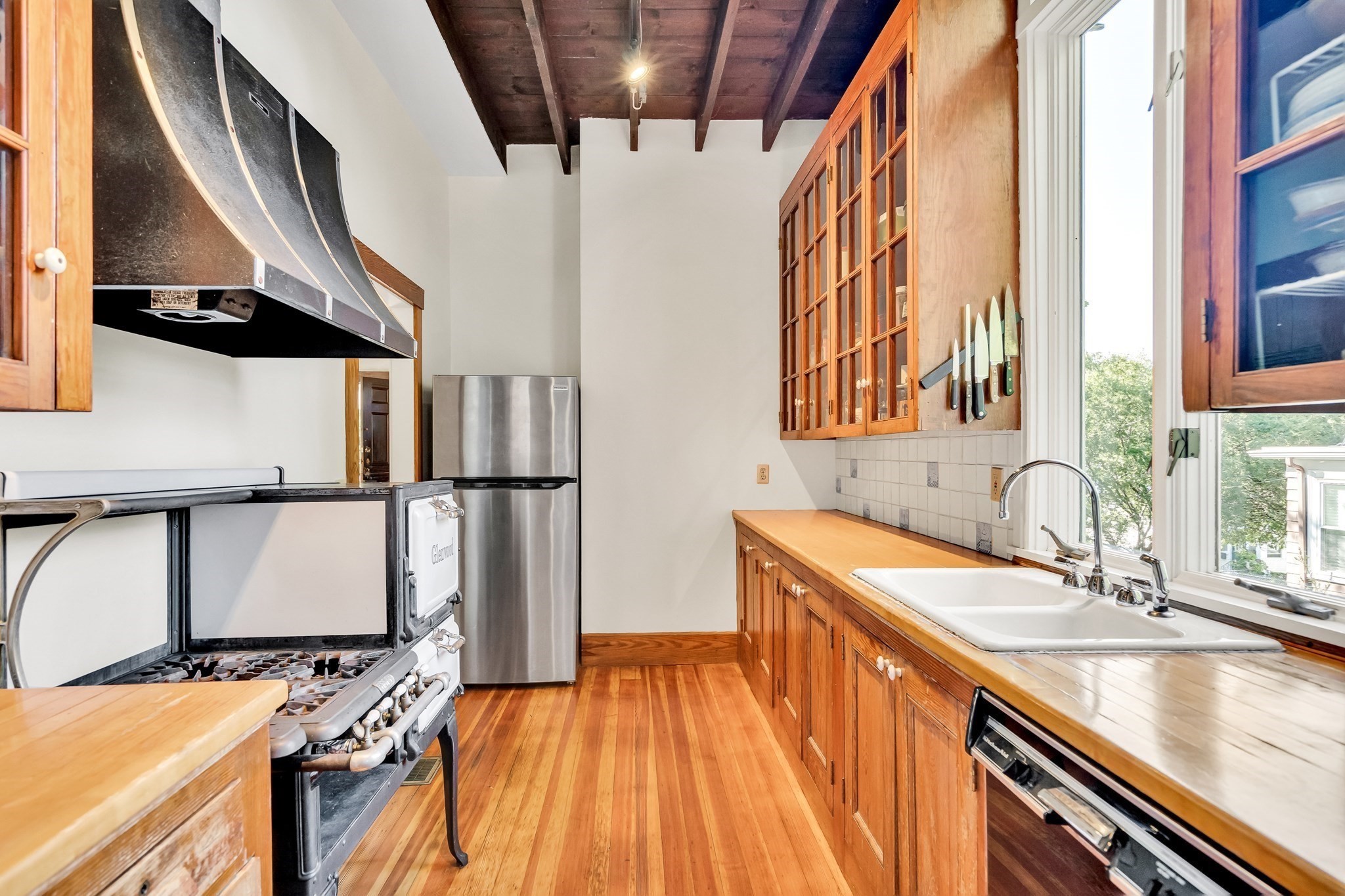 36 Warwick Road Watertown, MA 02472 - Photo 8 of 26 Gallery Image 8