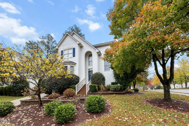 a house view with a outdoor space