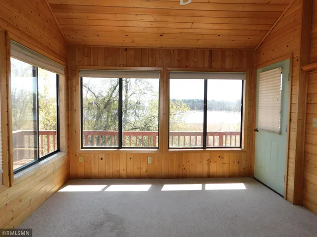 $525,000 | 32598 Pioneer Avenue, Aitkin, MN 56431