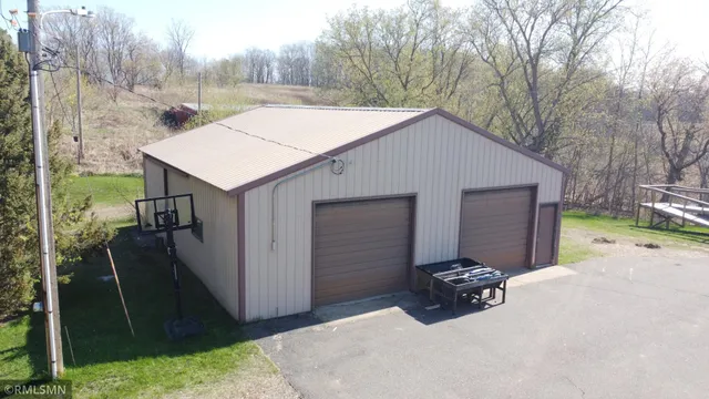 $525,000 | 32598 Pioneer Avenue, Aitkin, MN 56431