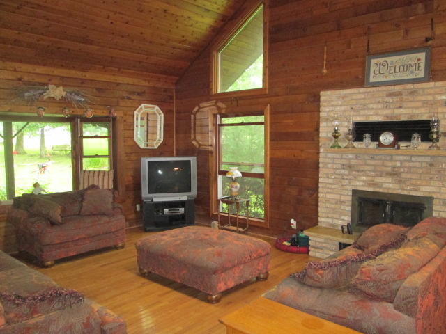 1619 West Creston Road Crossville, TN 38571 - Photo 10 of 21 10 Living room
