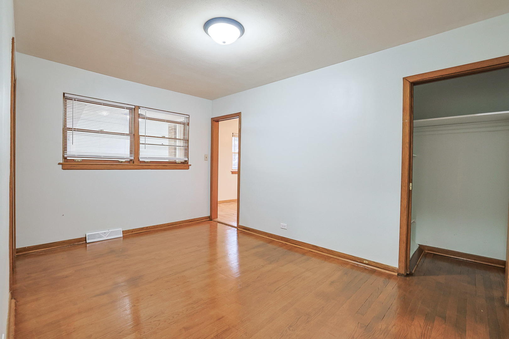 2 North Wisconsin Avenue Addison, IL 60101 - Photo 11 of 27