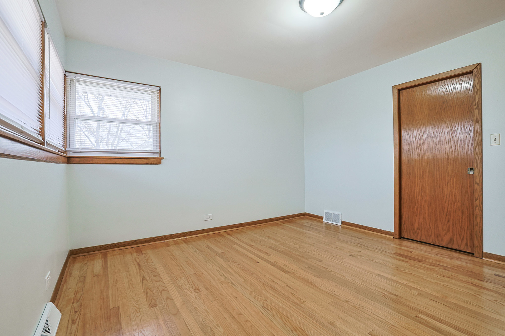 2 North Wisconsin Avenue Addison, IL 60101 - Photo 14 of 27