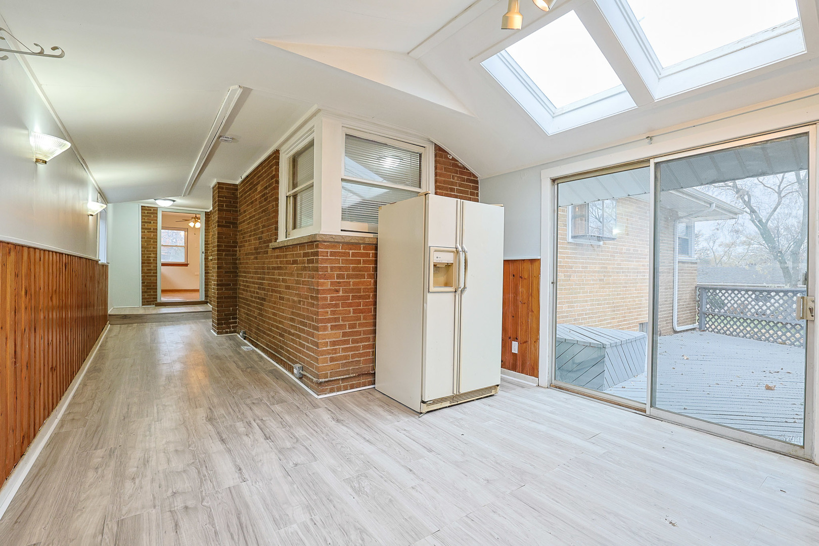 2 North Wisconsin Avenue Addison, IL 60101 - Photo 20 of 27