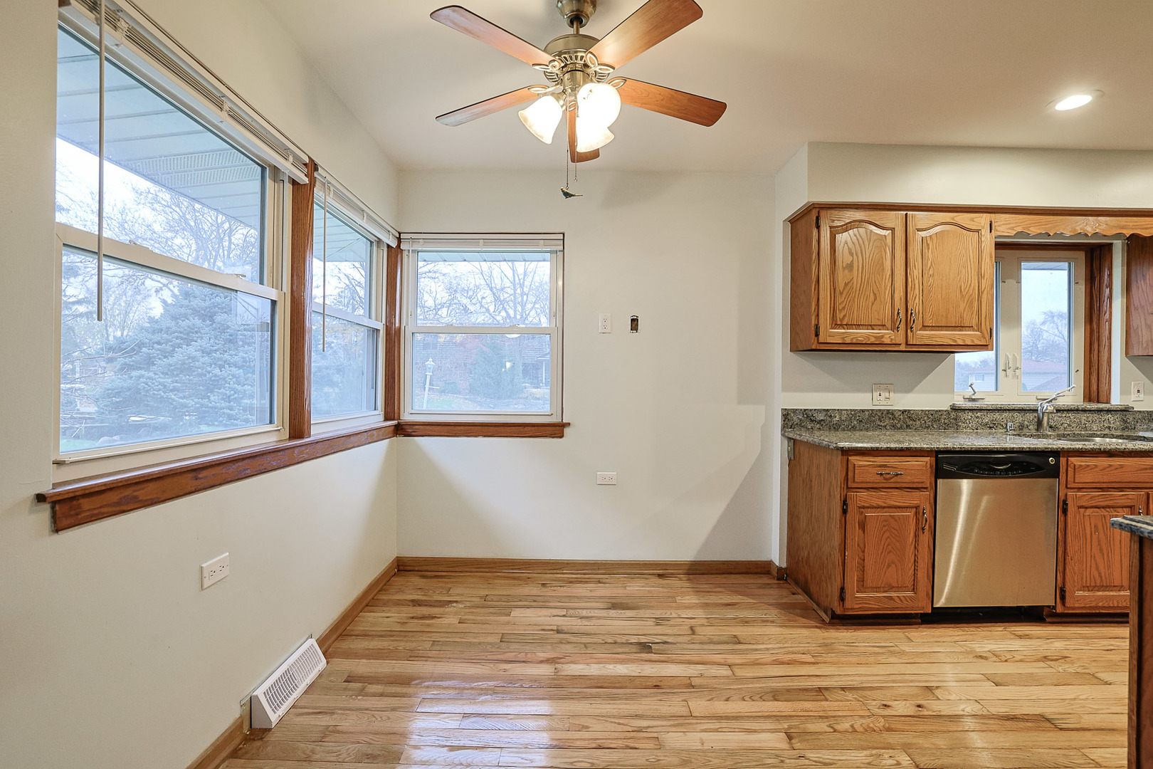 2 North Wisconsin Avenue Addison, IL 60101 - Photo 10 of 27