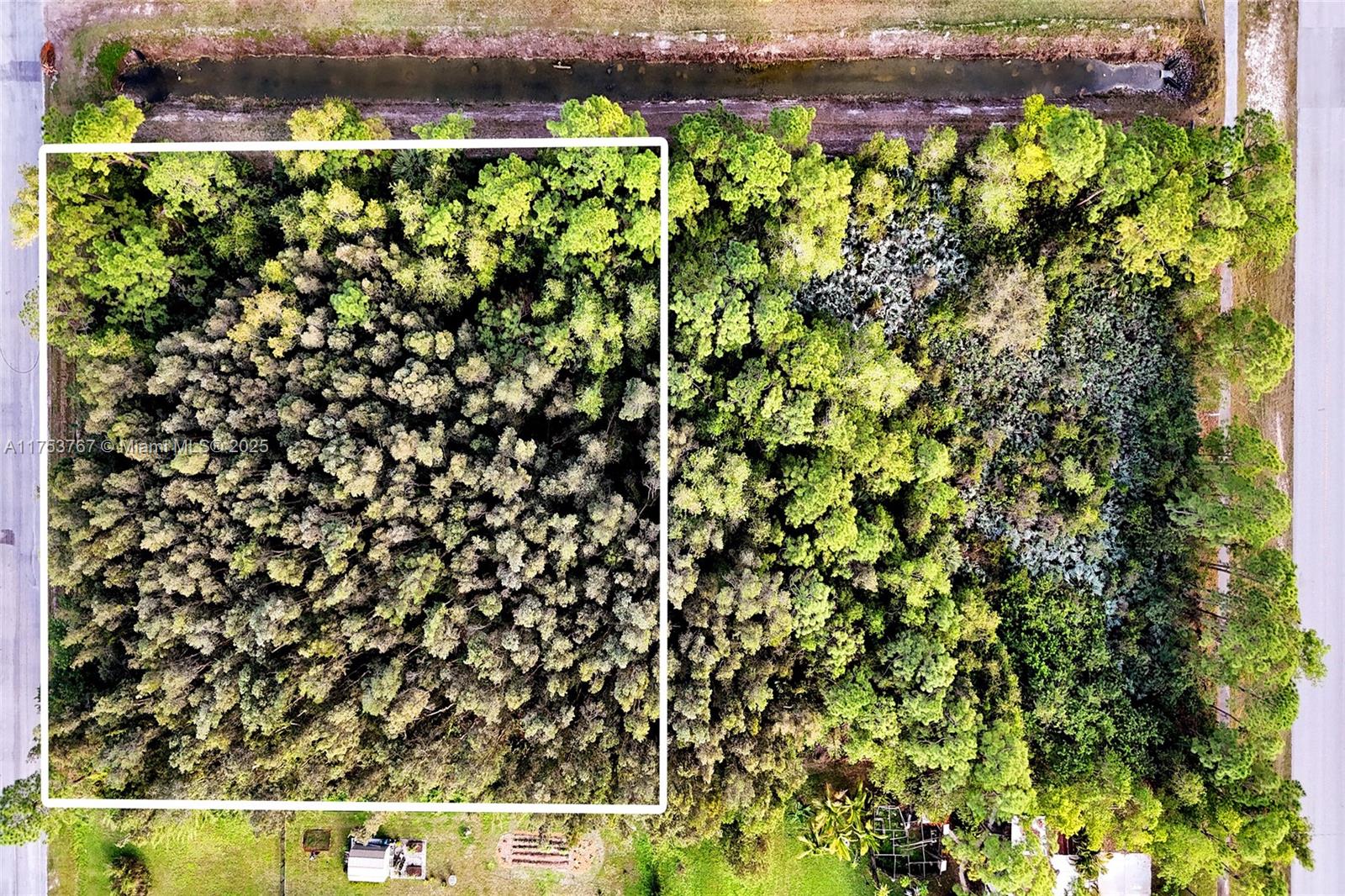 17277 Hamlin Boulevard Loxahatchee, FL 33470 - Photo 8 of 16 view of an outdoor space