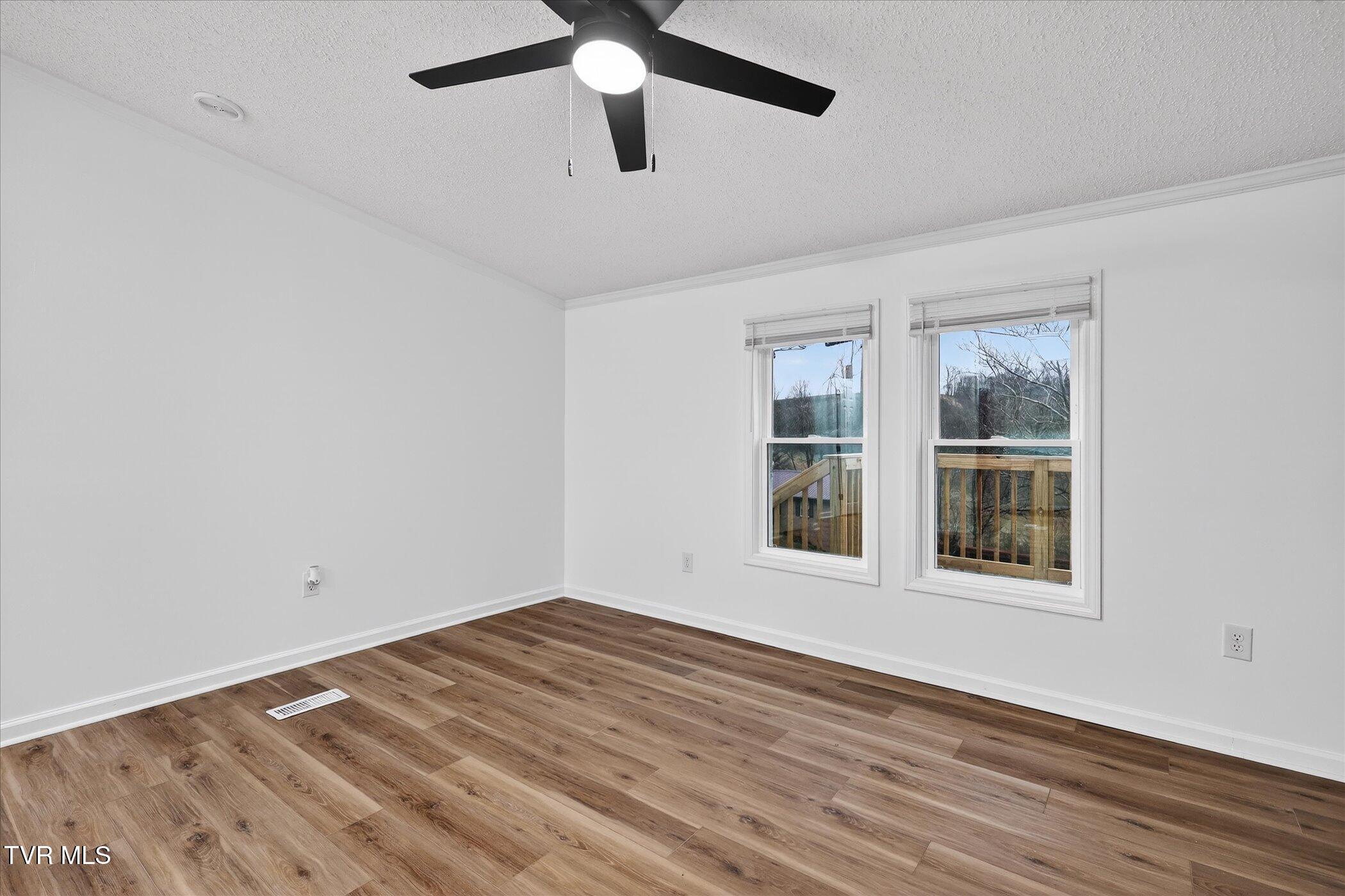 10657 Oak Grove Road Bristol, VA 24202 - Photo 18 of 46 24-10657-Oak-Grove-Rd-Bristol-VA-24202-W