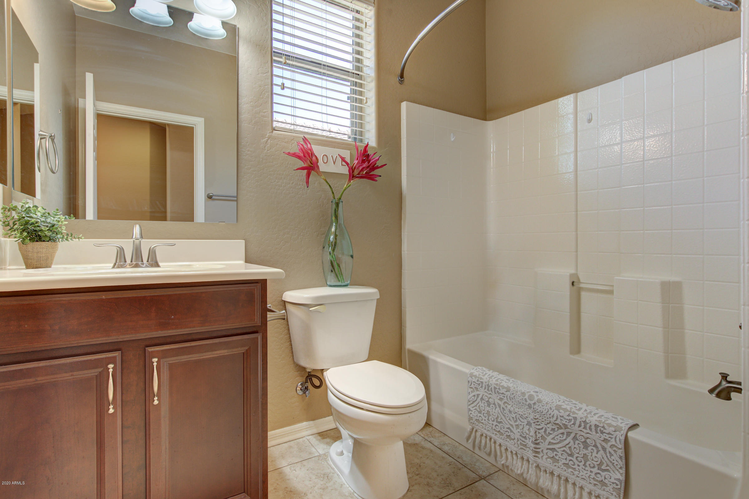 2625 West Beautiful Lane Phoenix, AZ 85041 - Photo 19 of 27 Guest Bathroom