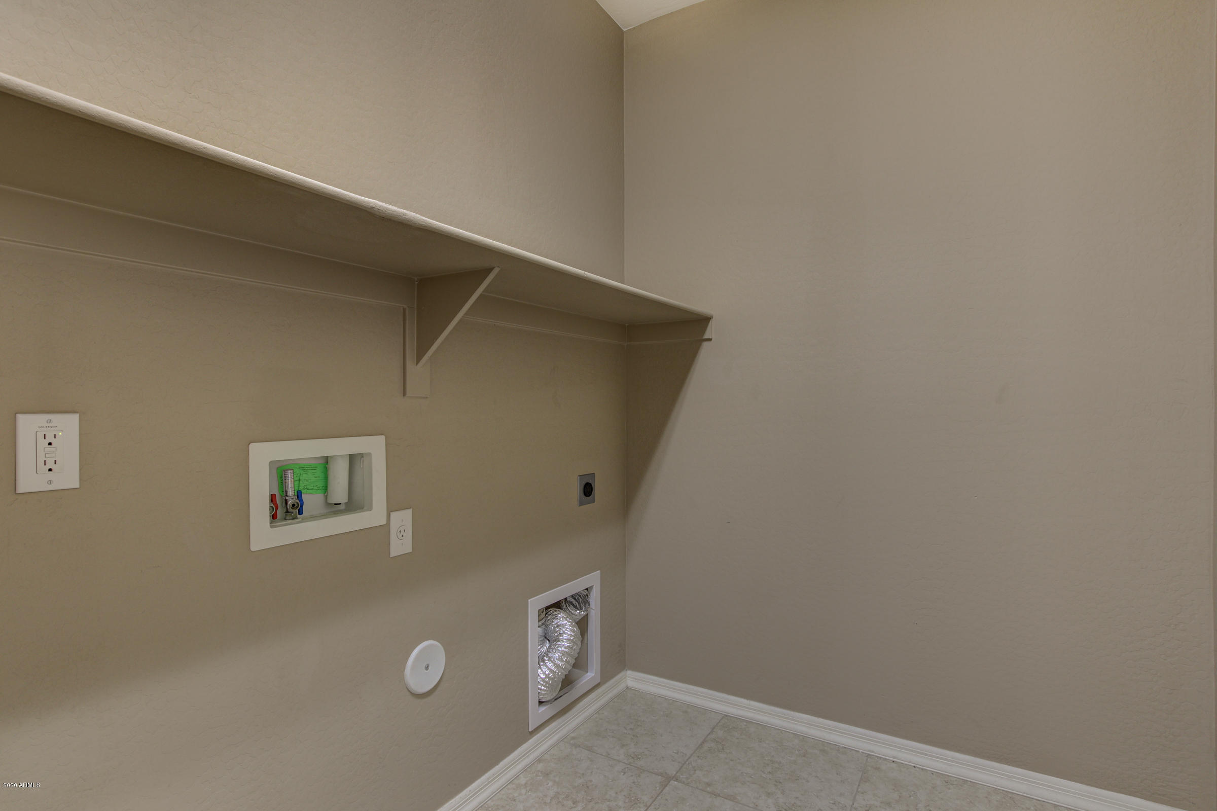2625 West Beautiful Lane Phoenix, AZ 85041 - Photo 21 of 27 Oversized Laundry Room