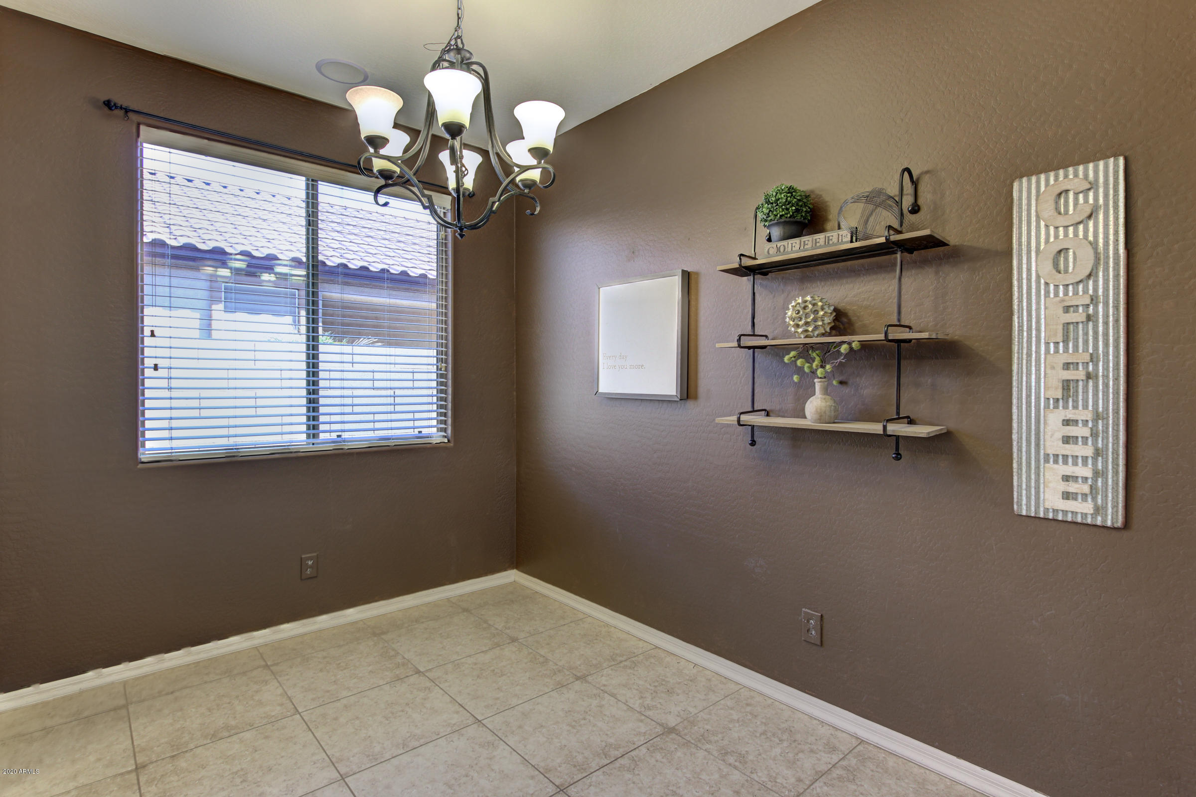 2625 West Beautiful Lane Phoenix, AZ 85041 - Photo 7 of 27 Dining Room