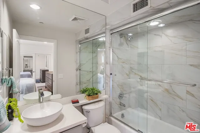 $1,379,000 | 1311 Centinela Avenue, Unit 3, Santa Monica, CA 90404