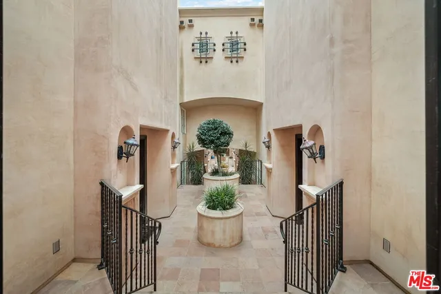 $1,379,000 | 1311 Centinela Avenue, Unit 3, Santa Monica, CA 90404