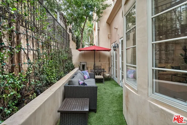 $1,379,000 | 1311 Centinela Avenue, Unit 3, Santa Monica, CA 90404