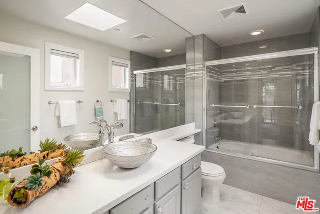 $1,379,000 | 1311 Centinela Avenue, Unit 3, Santa Monica, CA 90404