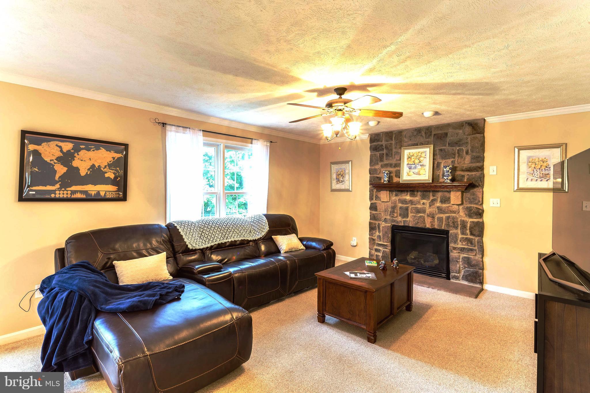 11037 Post Oak Road Spotsylvania, VA 22551 - Photo 13 of 30 Family Room