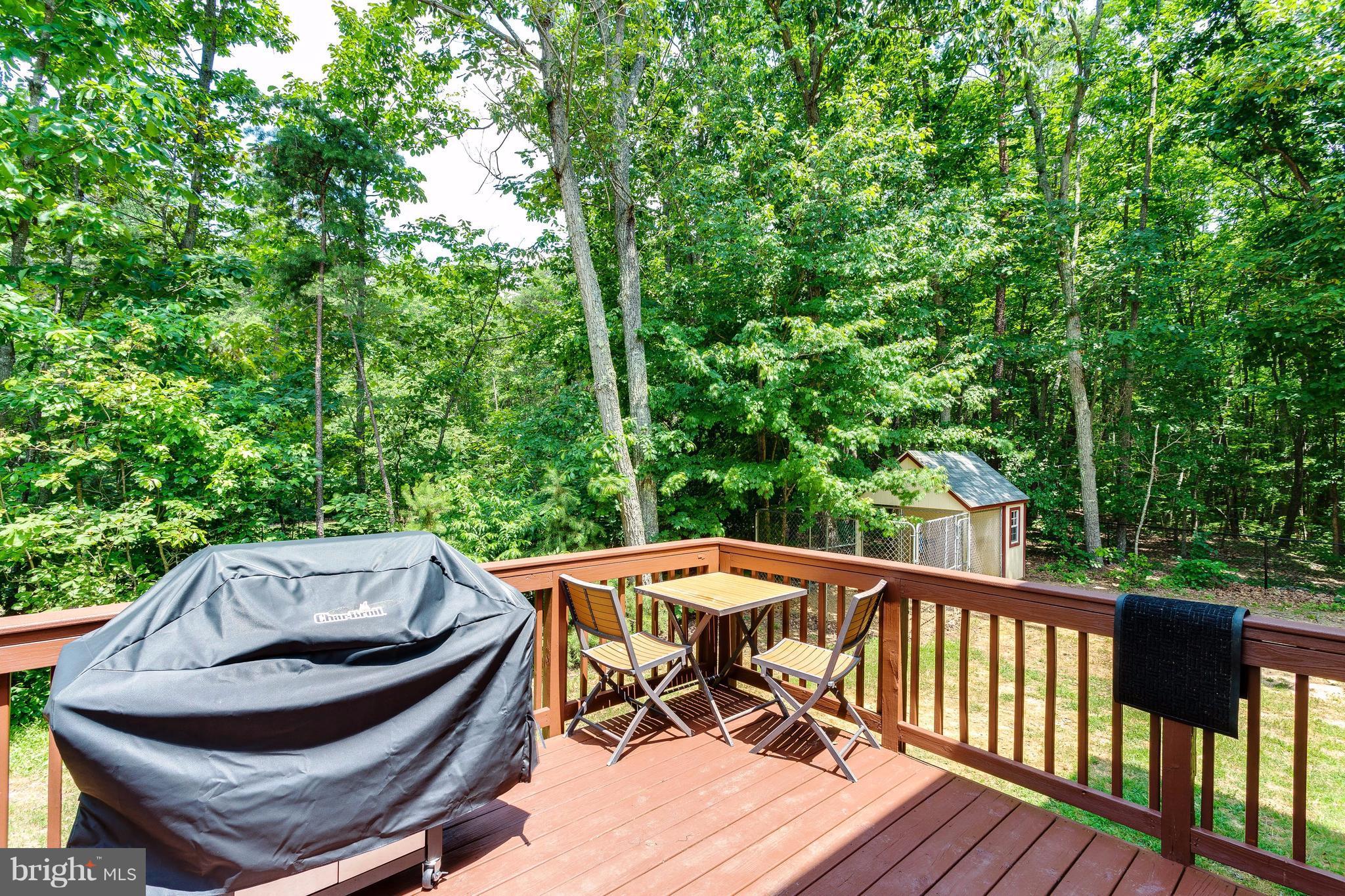 11037 Post Oak Road Spotsylvania, VA 22551 - Photo 27 of 30 View of Kennel from Deck