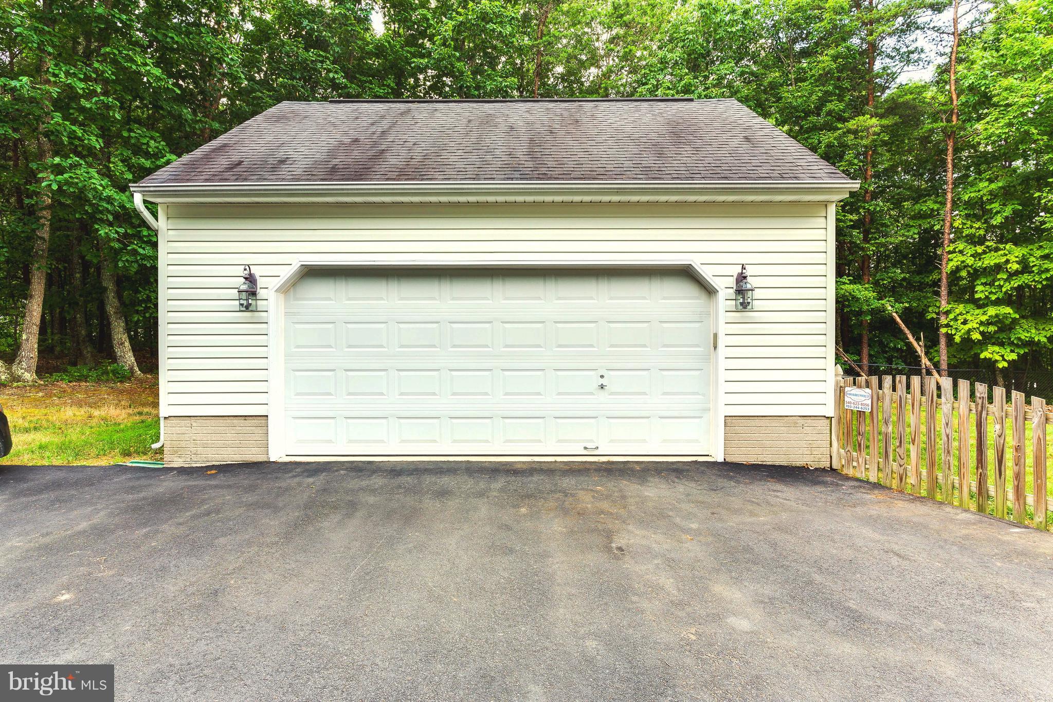 11037 Post Oak Road Spotsylvania, VA 22551 - Photo 4 of 30 Detached 24X24 Garage w/220 Amp & workbench