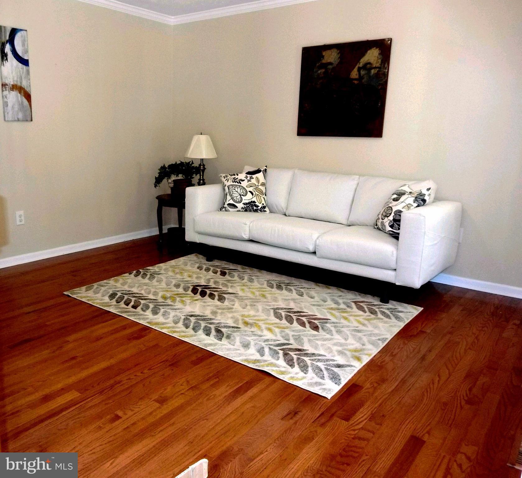 11037 Post Oak Road Spotsylvania, VA 22551 - Photo 6 of 30 Living Room