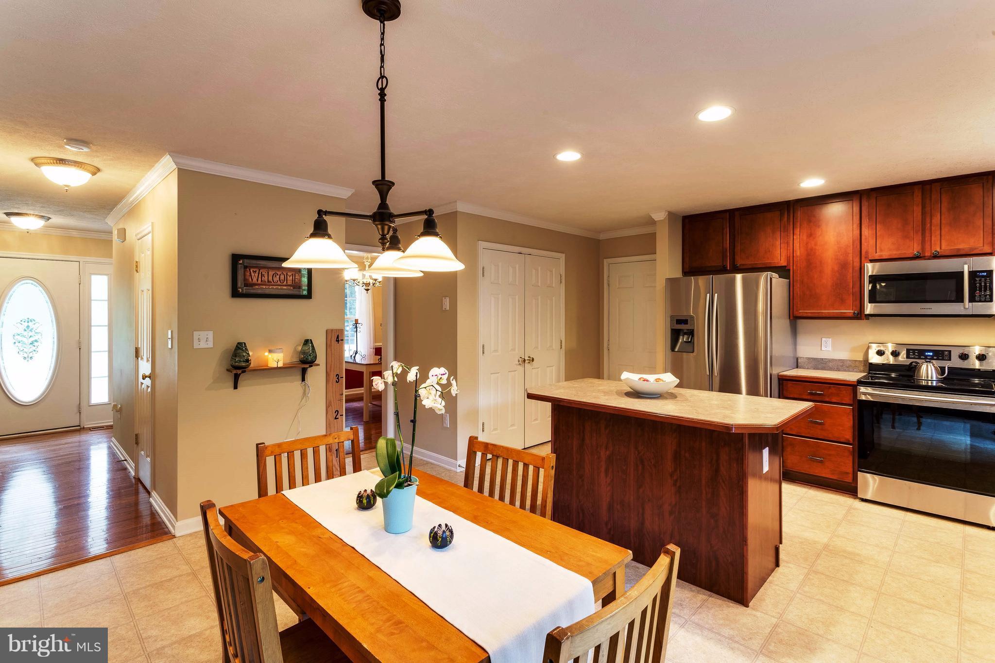 11037 Post Oak Road Spotsylvania, VA 22551 - Photo 8 of 30 Kitchen