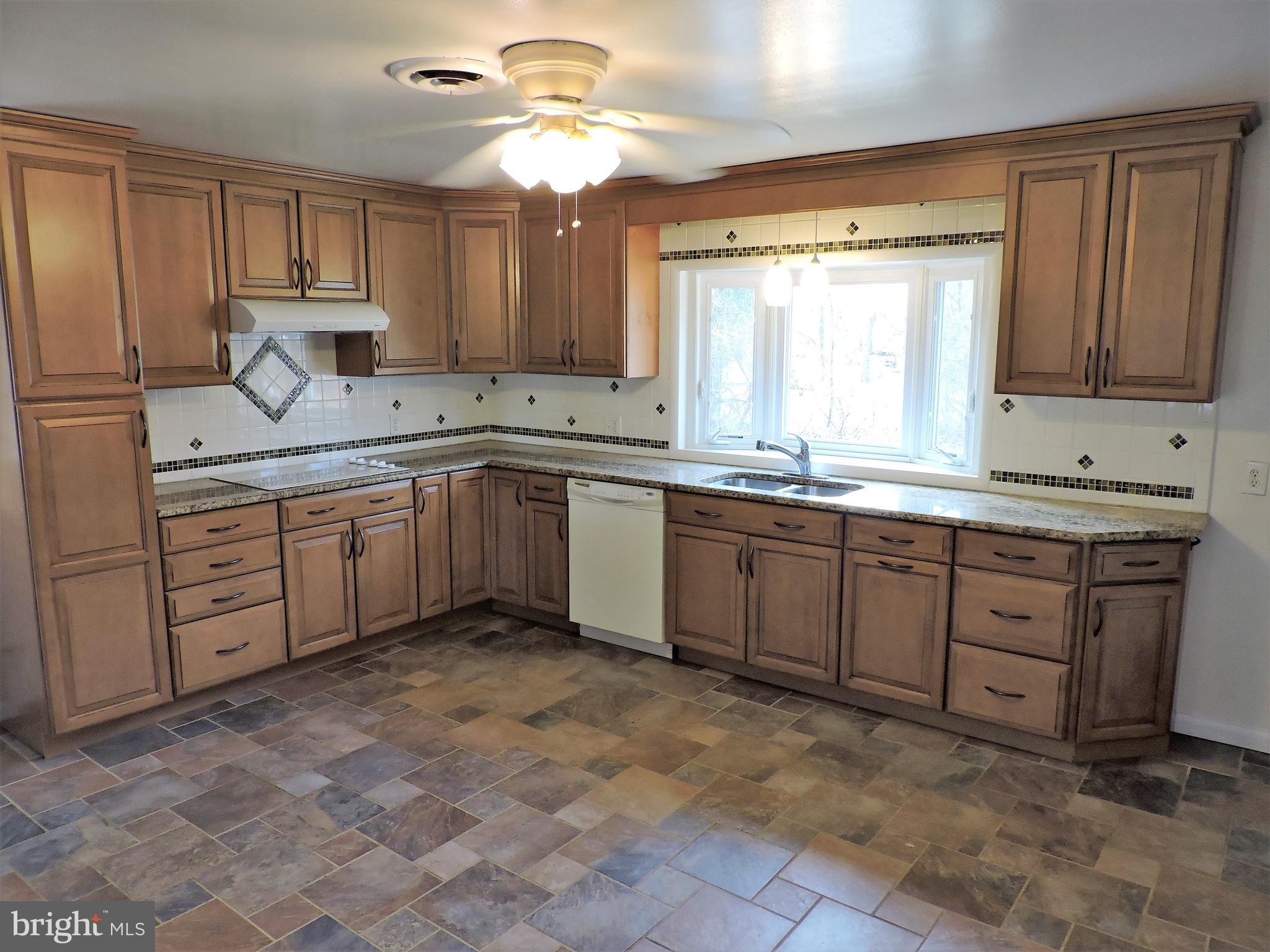 18 Hogback Road Trenton, NJ 08620 - Photo 12 of 50