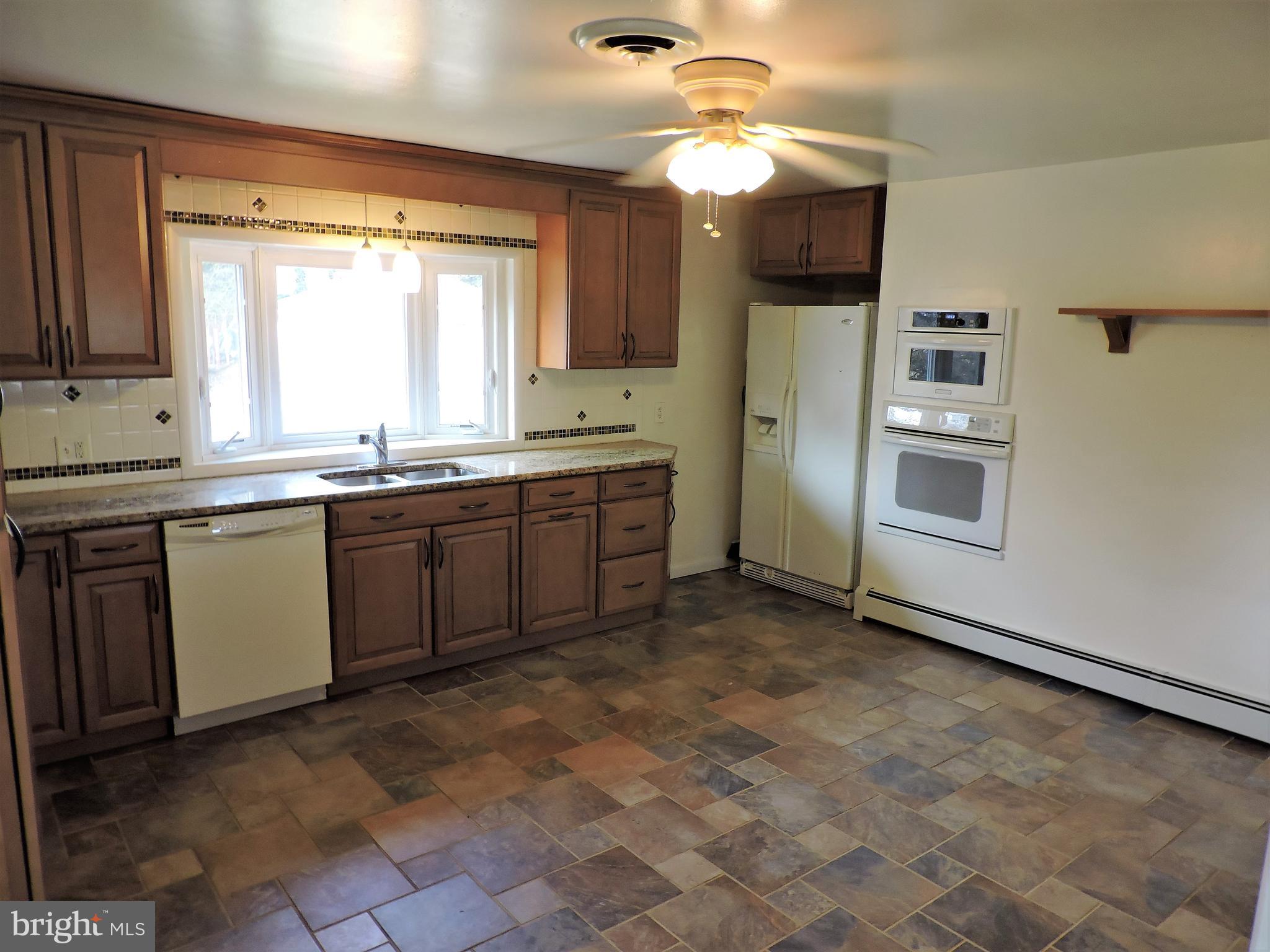 18 Hogback Road Trenton, NJ 08620 - Photo 13 of 50