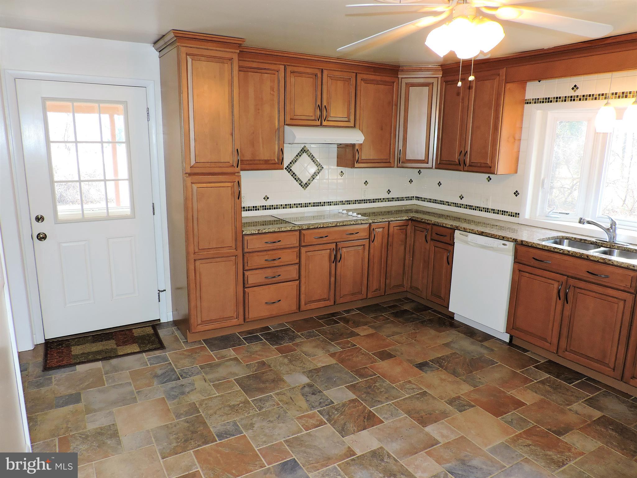 18 Hogback Road Trenton, NJ 08620 - Photo 15 of 50