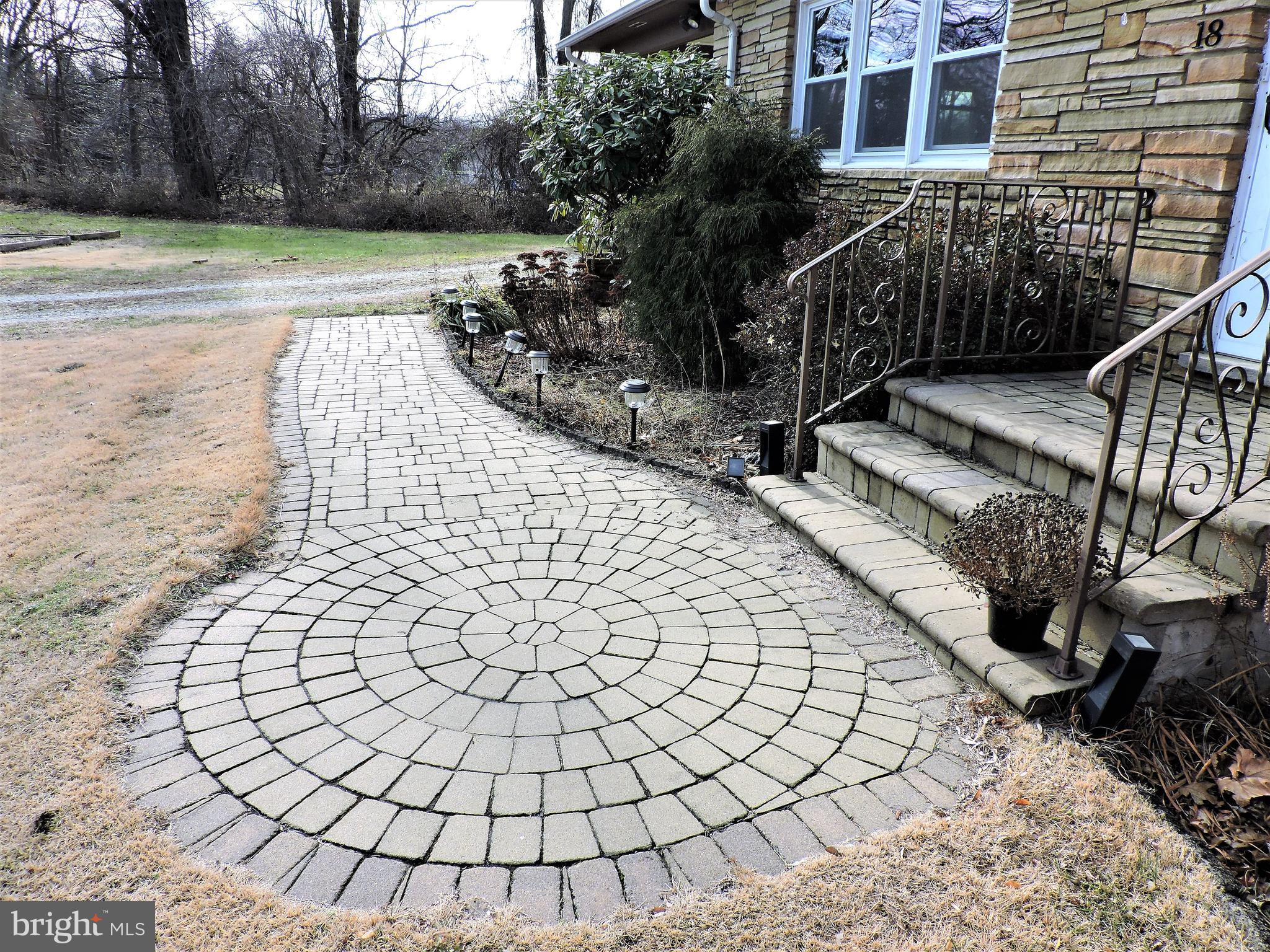 18 Hogback Road Trenton, NJ 08620 - Photo 4 of 50